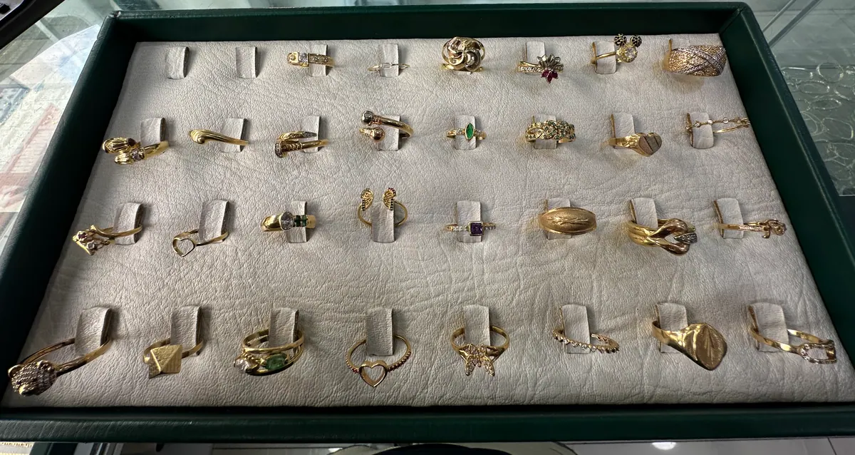 Anillos elegantes en oro I